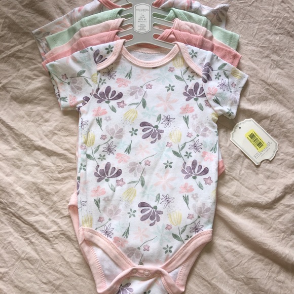 kyle and deena Other - 5 pc onesie set